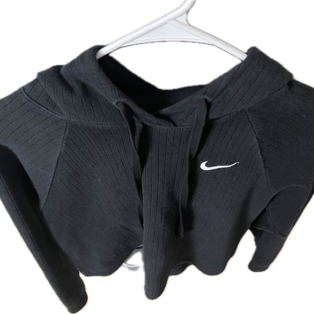 Nike Sportswear Women's Medium Cropped Black Ribbed Hoodie